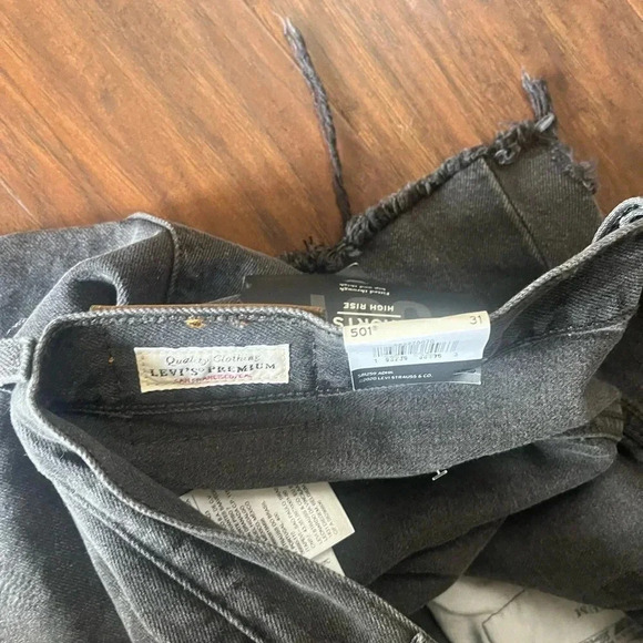 Levi’s 501 High Rise Shorts-NWT-Size 31 black - Picture 4 of 7